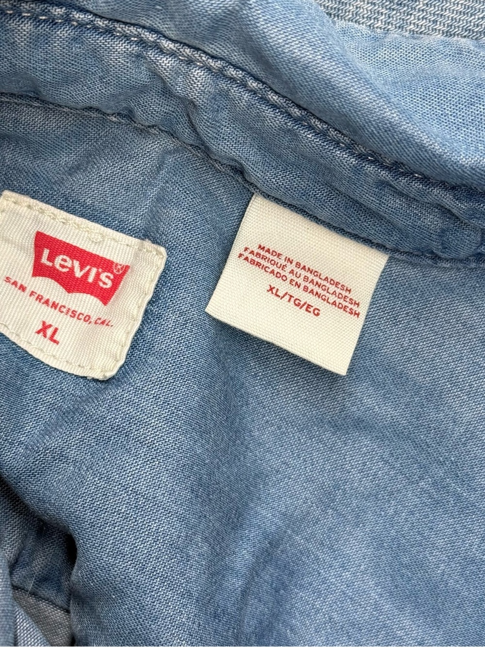 Levi's Light Blue Denim Button-Front Shirt with Red Logo Tab - Picture 5 of 6